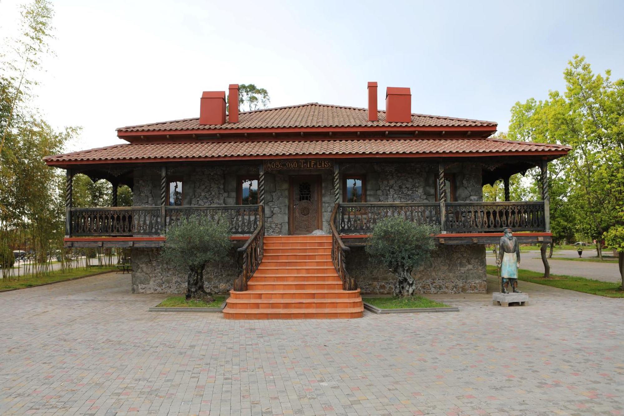 Boboqvati Hotel Chateau Kvirike מראה חיצוני תמונה