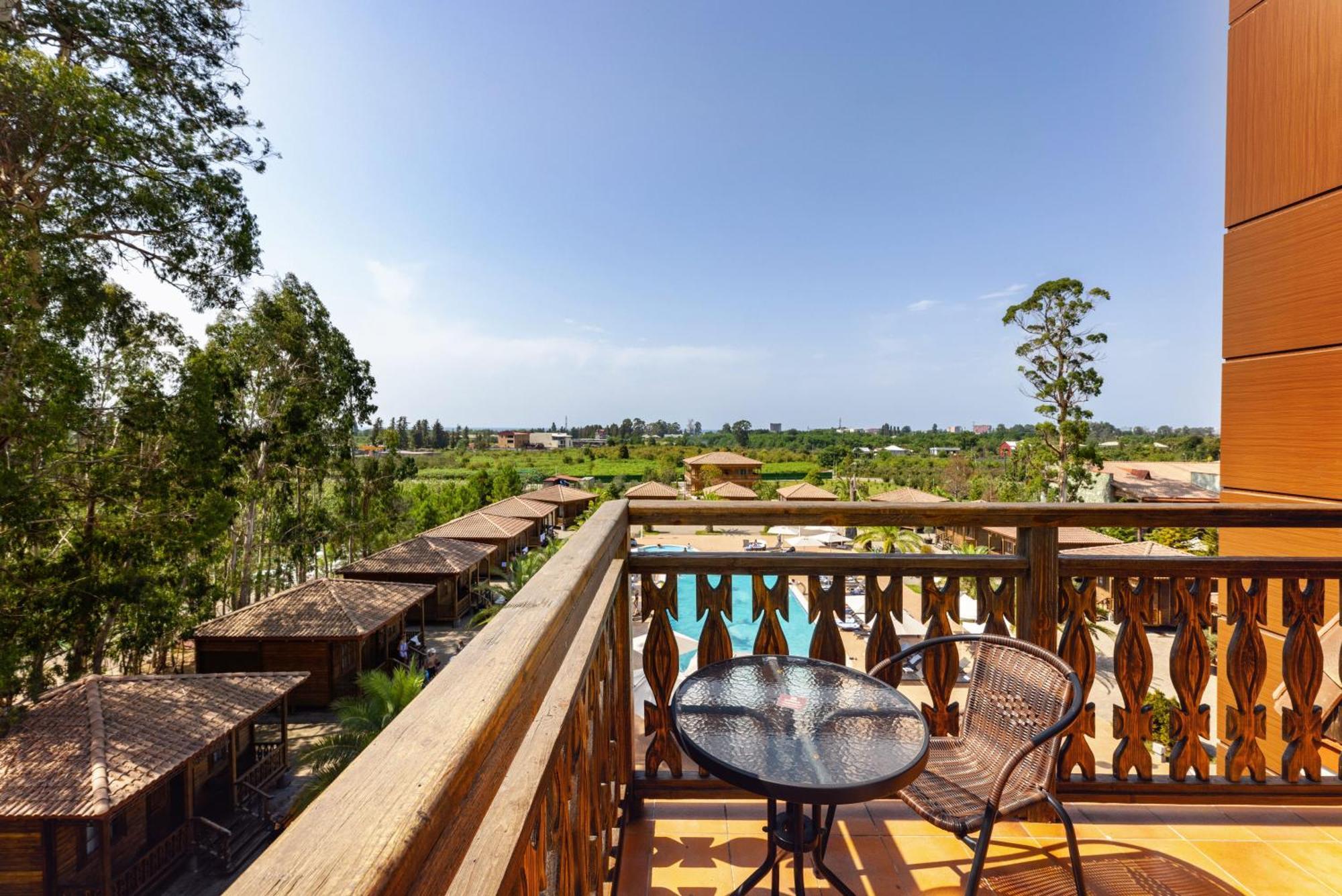 Boboqvati Hotel Chateau Kvirike מראה חיצוני תמונה