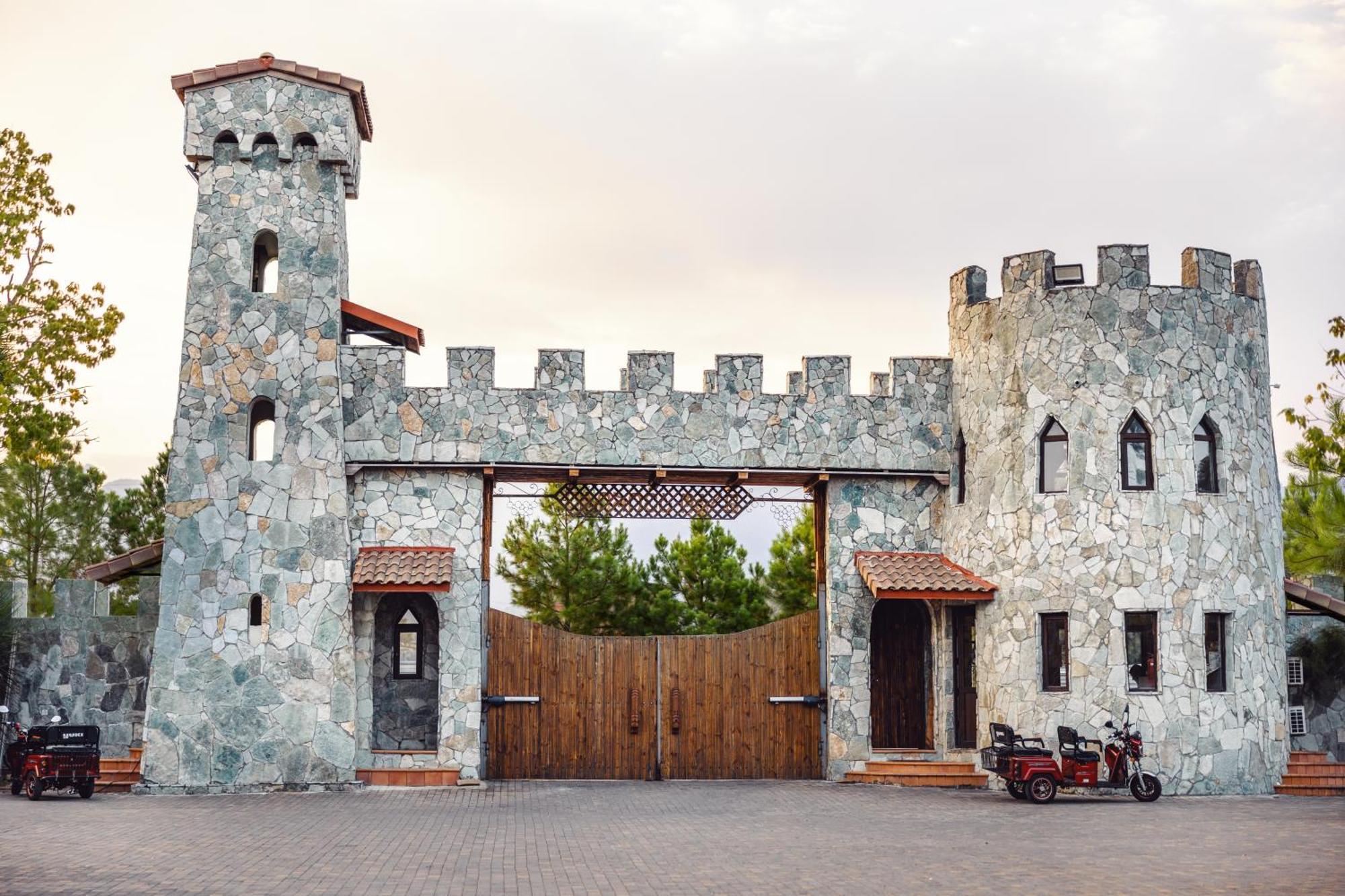 Boboqvati Hotel Chateau Kvirike מראה חיצוני תמונה